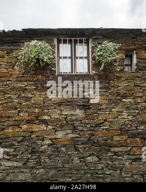 Penafiel, Portugal - 29 septembre 2019 : Quintandona , un village d'architecture singulière et ses bâtiments à l'ardoise, le granit et l'ardoise ston Banque D'Images