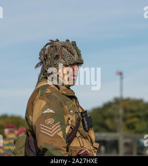 Ede,Hollande,20-sep-2019:soldat en uniforme de camouflage pendant le mémorial du market garden 75 ans après la fin de la seconde guerre mondiale en Hollande Banque D'Images