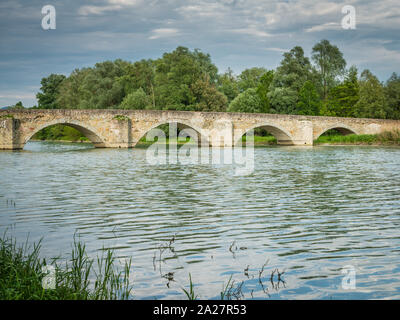 Buriano le pont sur la rivière Arno, dans l'Italie Banque D'Images