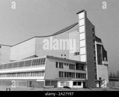 Das Studio für elektroakustische Musik, neben der Akademie der Künste im Hanseatenweg à Berlin, Deutschland 1963. Studio pour electro acoustic music à côté de l'Académie des arts à l'Hanseatenweg à Berlin, Allemagne, 1963. Banque D'Images