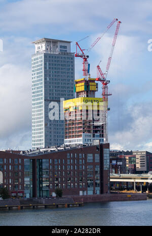 Les bâtiments de grande hauteur en construction au nouveau Kalasatama d'affaires et résidentiel d'Helsinki, Finlande. Banque D'Images