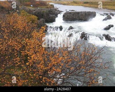 Paysages islandais typique des torrents d'eau et des cascades : Gonguleidir, à l'ouest de l'Islande Banque D'Images