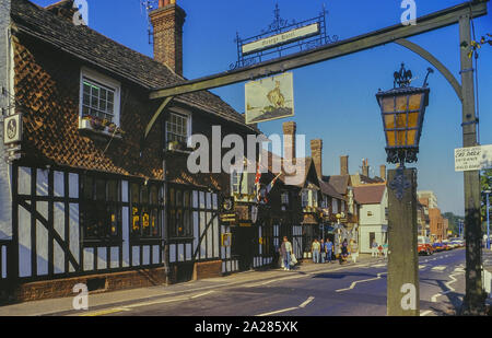 Le George Hotel. High Street. Crawley. West Sussex. L'Angleterre. UK. Circa 1980 Banque D'Images