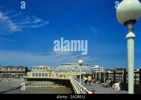 Jetée de Worthing, West Sussex, Angleterre, Royaume-Uni. Circa 1980 Banque D'Images