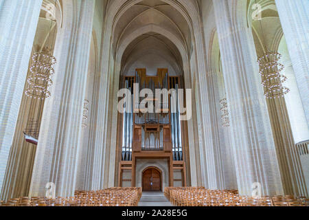 L'intérieur de l'église de Grundtvig Luthern à Copenhague, Danemark. Banque D'Images