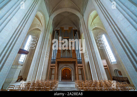 L'intérieur de l'église de Grundtvig Luthern à Copenhague, Danemark. Banque D'Images