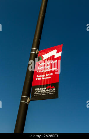 Hampton, Virginie - 24 septembre 2019 : Banner commémorant le premier atterrissage d'Afrique 400e anniversaire à Fort Monroe, Virginie. Banque D'Images