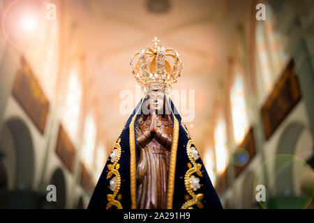 Statue de l'image de Notre Dame d'Aparecida, Mère de Dieu dans la religion catholique, Patronne du Brésil Banque D'Images