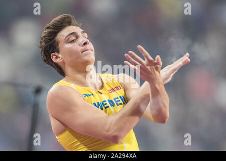 Doha, Qatar. 06Th Oct, 2019. L'athlétisme, le championnat du monde de l'IAAF à Khalifa International Stadium : perche, hommes, finale. Armand Duplatis à partir de la Suède réagit. Credit : Oliver Weiken/dpa/Alamy Live News Banque D'Images