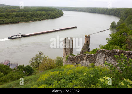 BRATISLAVA - Ruines du château de Devin au bord du Danube Banque D'Images