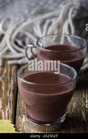 Couverture de laine chocolat chaud et l'automne ou l'hiver, hygge vacances week-end, toujours la vie, accueil chaleureux Banque D'Images