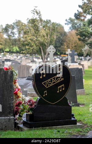 La tombe de la fin 1950-51 singer Steve étrange au Jubilee Gardens Cemetery à Porthcawl, UK. Banque D'Images