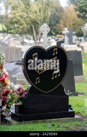 La tombe de la fin 1950-51 singer Steve étrange au Jubilee Gardens Cemetery à Porthcawl, UK. Banque D'Images