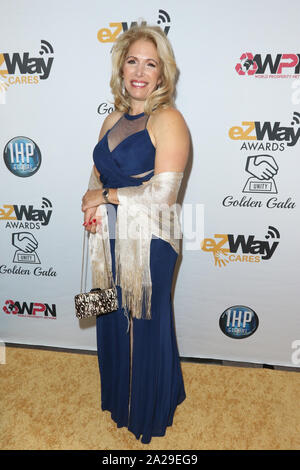EZWay Wall of Fame Awards Golden Gala au Centre Club Orange County à Costa Mesa, en Californie le 30 août 2019 mettant en vedette : Penny Foskaris Où : Los Angeles, California, United States Quand : 31 août 2019 Credit : Sheri Determan/WENN.com Banque D'Images