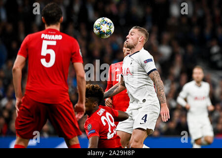 Toby Alderweireld de Tottenham Hotspur vu en action pendant la Ligue des Champions (Groupe B) match entre Tottenham Hotspur et Bayern Munich.(score final ; Tottenham Hotspur 2:7 Bayern Munich) Banque D'Images