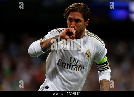 Real Madrid CF's Sergio Ramos célèbre au cours de l'UEFA Champions League match entre le Real Madrid et le Club de Bruges à Santiago Bernabeu Stadium.(score final : le Real Madrid 2-2 Bruges) Banque D'Images