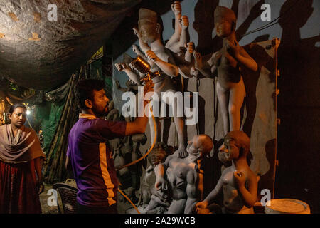 Kolkata, Inde. Sep 29, 2019. Différents moments de Durga Idol et de transport pour faire shift pandal (photo de Amlan Biswas/Pacific Press) Credit : Pacific Press Agency/Alamy Live News Banque D'Images
