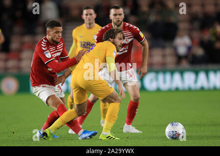 MIDDLESBROUGH, Angleterre. Le 1er octobre de Middlesbrough Marcus Browne et Jonathan Howson en action avec Preston North End's Ben Pearson pendant le ciel parier match de championnat entre Middlesbrough et Preston North End au stade Riverside, Middlesbrough, le mardi 1er octobre 2019. (Crédit : Mark Fletcher | MI News ) photographie peut uniquement être utilisé pour les journaux et/ou magazines fins éditoriales, licence requise pour l'usage commercial Crédit : MI News & Sport /Alamy Live News Banque D'Images