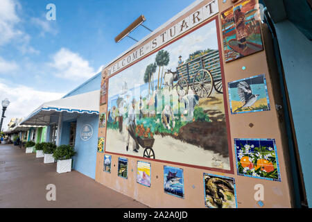 Murale dans le centre-ville historique de Stuart, en Floride. Le petit hameau a été fondée en 1870 et a été voté la ville balnéaire la plus heureuse en Amérique par Coastal Living. Banque D'Images