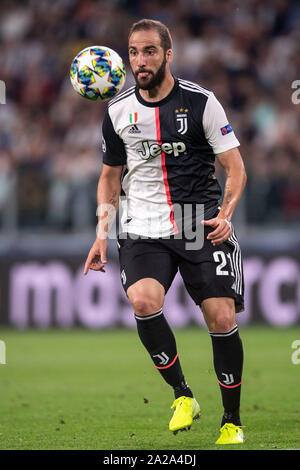 Turin, Italie. 06Th Oct, 2019. Football : Ligue des Champions, la Juventus de Turin - Bayer Leverkusen, phase Groupe, Groupe D, Journée 2. Turins Gonzalo Higuain joue la balle. Credit : Marius Becker/dpa/Alamy Live News Banque D'Images