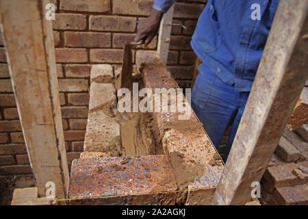 Couche de briques pose de briques, Moreleta Park, Pretoria, la Province de Gauteng, Afrique du Sud. Banque D'Images