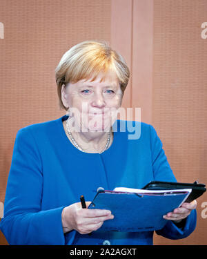 Berlin, Allemagne. 09Th Oct, 2019. La chancelière Angela Merkel (CDU) assiste à la réunion du Cabinet fédéral à la Chancellerie fédérale. Credit : Kay Nietfeld/dpa/Alamy Live News Banque D'Images