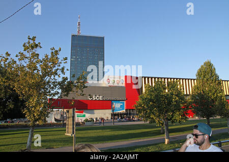 USCE Shopping Centre Bulevar Mihajla Pupina Street, New Belgrade, Serbie. Banque D'Images