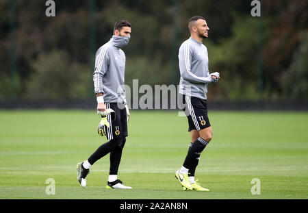 Wolverhampton Wanderers gardien Rui Patricio (à gauche) et John Ruddy pendant la séance de formation au terrain d'entraînement de Jack Hayward, Wolverhampton. Banque D'Images