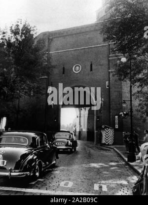 Le chancelier Konrad Adenauer en visite d'état de Moscou. L'Adenauer voiture conduit au Kremlin. Banque D'Images