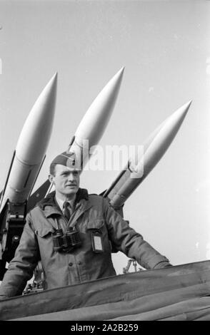 Série de photos prises au cours d'une visite à une unité de la Bundeswehr à Hambourg, qui est équipé avec Hawk antiaériens. Photo non datée. Banque D'Images