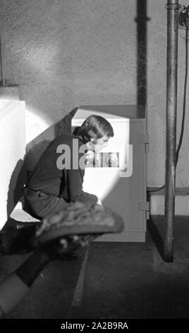 L'acteur américain Robert Wagner à un tir, probablement pour la série TV "Il faut un voleur", dans laquelle il joue le rôle principal. Banque D'Images