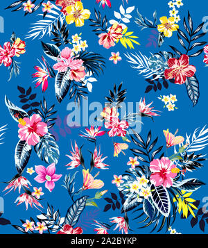 Couleur transparente des fleurs tropicales pour l'industrie textile ; Hawaiian style rétro style vintage floral arrangement, avec fond bleu. Banque D'Images