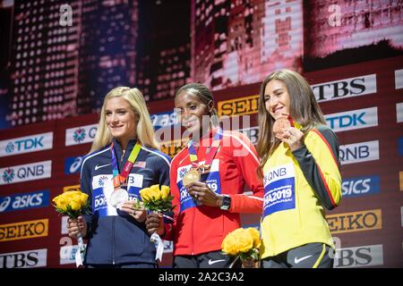 De gauche à droite Emma COBURN (USA / 2e place), vainqueur Joseph CHEPKOECH / KEN (1e place), GESA Felicitas Krause (Allemagne / 3ème place) avec des médailles, médaille, bronze. 3000m femmes Rallye de Femmes, sur 01.10.2019 Championnats du monde d'athlétisme 2019 à Doha / Qatar, à partir de la 27.09. - 10.10.2019. Dans le monde d'utilisation | Banque D'Images