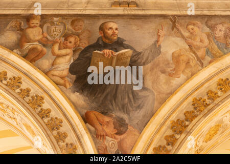 ACIREALE, ITALIE - 11 avril 2018 : la fresque de saint Ignace de Loyola dans Duomo par Giuseppe Sciuti (1907). Banque D'Images