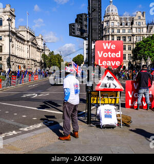 Londres, 2 octobre 2019, les manifestations devant le Parlement britannique ou de la Chambre des communes sur le Royaume-Uni et BREXIT la sortie de l'UE le 31 octobre, 20 Banque D'Images