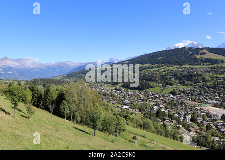 Megève et le massif du Mont-Blanc. Vie du massif du Jaillet. Haute-Savoie. La France. / Megève et le massif du Mont-Blanc. Haute-Savoie. La France. Banque D'Images