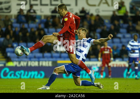 1er octobre 2019, Madejski Stadium, la lecture, l'Angleterre ; Sky Bet Championship, Fulham v Lecture:Aleksandar Mitrovic (9) des cotes Fulham pour le rendre 0-2 Crédit : Matt O'Connor/News Images Banque D'Images