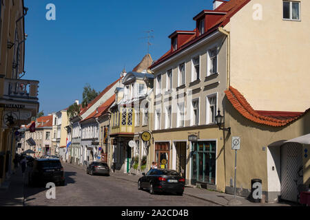 Vue de la rue pavée (Lai Street) et bâtiments de la vieille ville de Tallinn, Estonie Banque D'Images