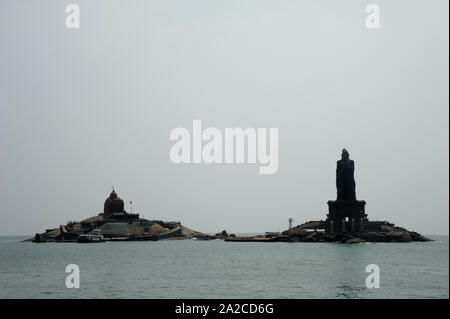 Kanyakumari, Tamil Nadu, inde - Asie du Sud-est - Vivekananda Rock Memorial et Thiruvalluvar Statue est un monument touristique populaire. Banque D'Images