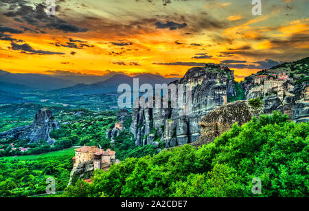 Les météores en Grèce au coucher du soleil Banque D'Images