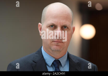 Prague, République tchèque. 25 Septembre, 2019. SodaStream Vice-président de l'entreprise Roy Naaman donne une interview à l'agence de presse tchèque (CTK) à Prague, République tchèque, le 25 septembre 2019. Credit : Ondrej Deml/CTK Photo/Alamy Live News Banque D'Images