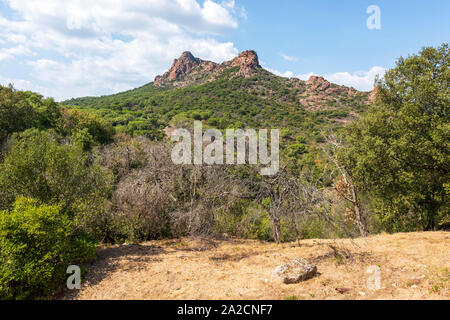 Le rocher de Roquebrune-Sur-Argens, France Banque D'Images