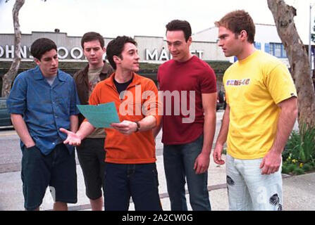 AMERICAN PIE 2 - 2001 Universal Pictures film avec Jason Biggs en pull orange. Banque D'Images