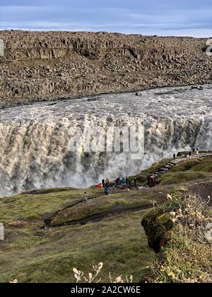 L'Islande, Dettifoss - 25 septembre 2019 : une cascade de Dettifoss, puissant dans le Parc National de Vatnajökull, nord-est de l'Islande. Banque D'Images