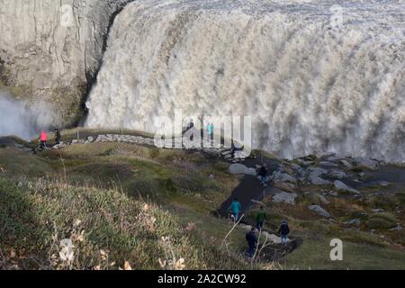 L'Islande, Dettifoss - 25 septembre 2019 : une cascade de Dettifoss, puissant dans le Parc National de Vatnajökull, nord-est de l'Islande. Banque D'Images
