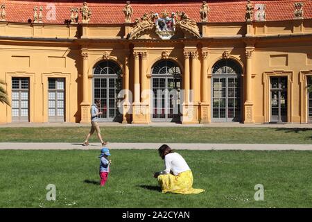 ERLANGEN, ALLEMAGNE - le 6 mai 2018 : visite du parc Schlossgarten à Erlangen, Allemagne. Erlangen est une ville importante dans la région métropolitaine de Nuremberg Banque D'Images