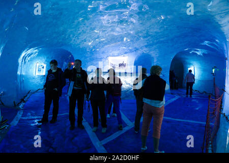 Ice Cave - grotte de glace -, la Mer de Glace, Chamonix-Mont-Blanc, Haute-Savoie, France Banque D'Images