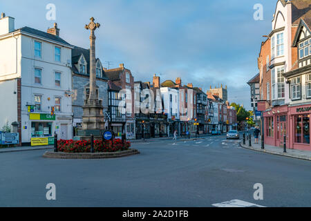 TEWKESBURY, Royaume-Uni - 23 septembre 2019 : Tewkesbury à la jonction fleuve Severn et Avon est une ville de marché dans le Gloucestershire Banque D'Images