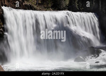 Avis de Mossbrae Falls, Dunsmuir, California, USA Banque D'Images