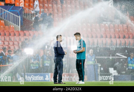 Valence, 02-10-2019 , Estadio Mestalla , saison 2019 de la Ligue des Champions de football / 2020, phase de groupes FC Valence - Ajax. Marc Overmars et Klaas Jan Huntelaar Banque D'Images